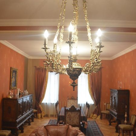 Hotel Renesans Тбилиси Екстериор снимка