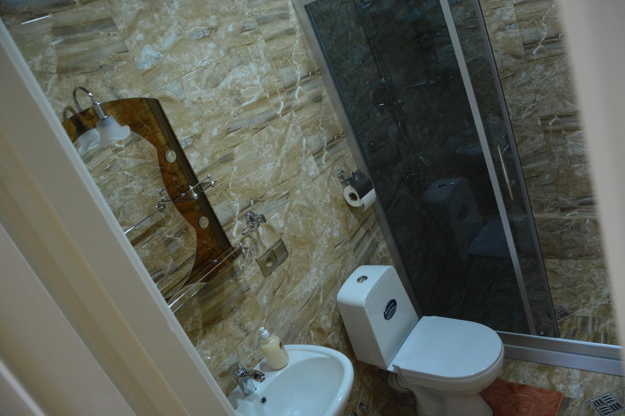 Hotel Renesans Тбилиси Екстериор снимка