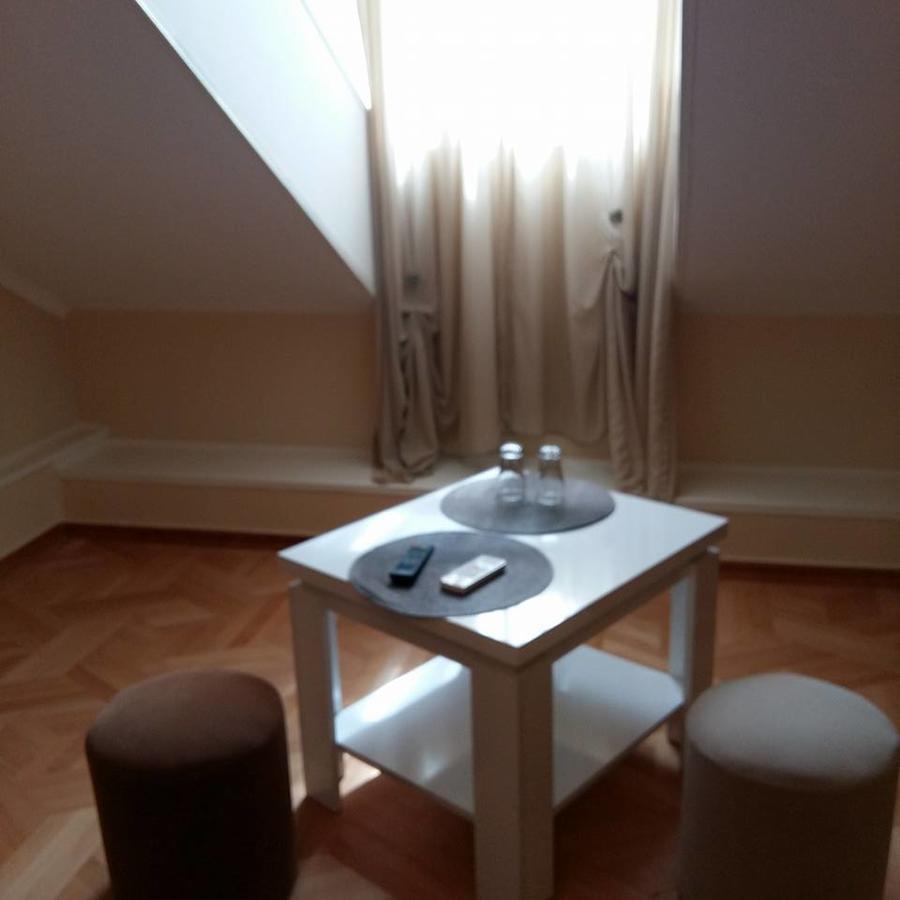 Hotel Renesans Тбилиси Екстериор снимка