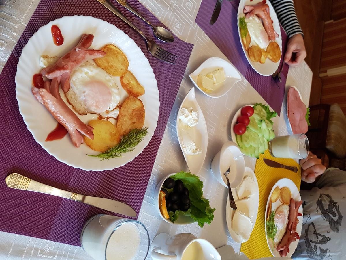 Hotel Renesans Тбилиси Екстериор снимка